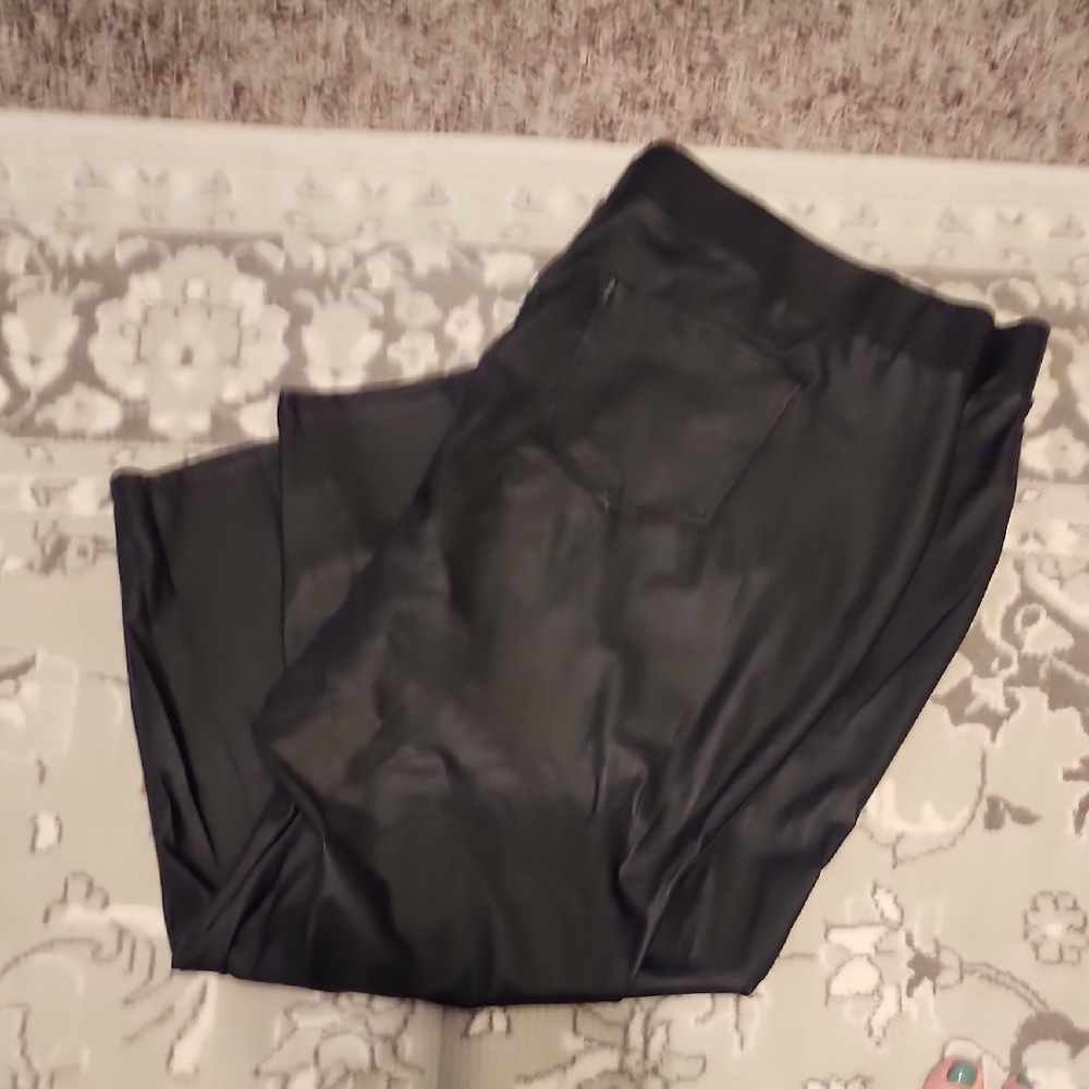 Black Faux Leather Leggings - Picture 3 of 3